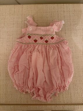 Like New Little English romper!